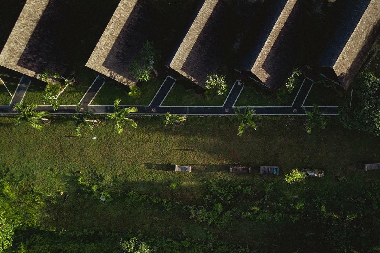 Batan Sabo & Co Hotel Toyapakeh Buitenkant foto