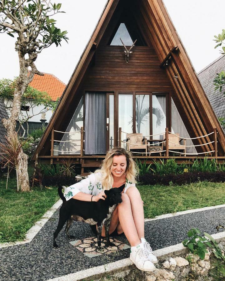 Batan Sabo & Co Hotel Toyapakeh Buitenkant foto
